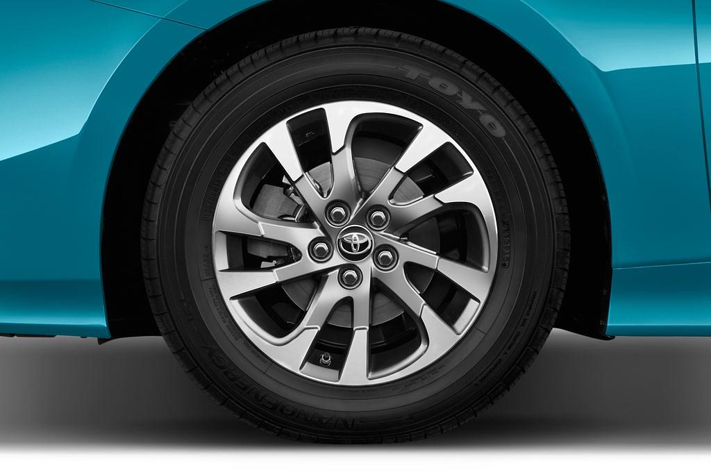 Toyota Prius Plug-in Hybride (Baujahr 2017) Solar 5 Türen Reifen und Felge