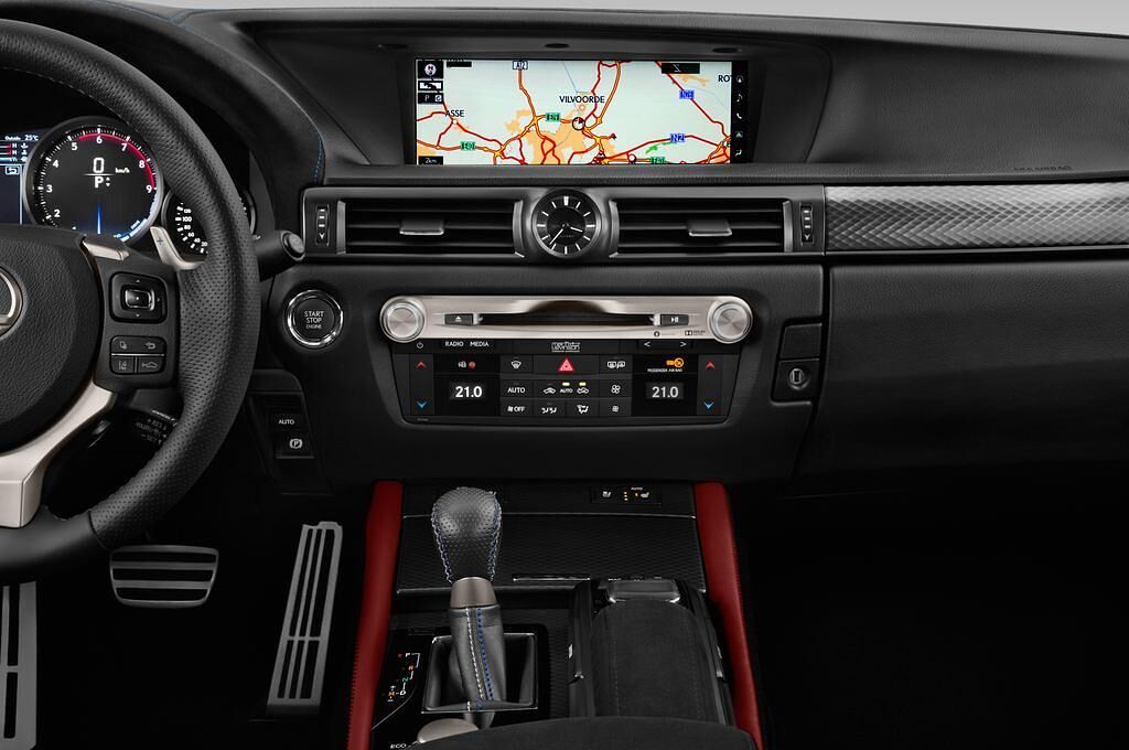 Lexus GS (Baujahr 2017) F 4 Türen Mittelkonsole