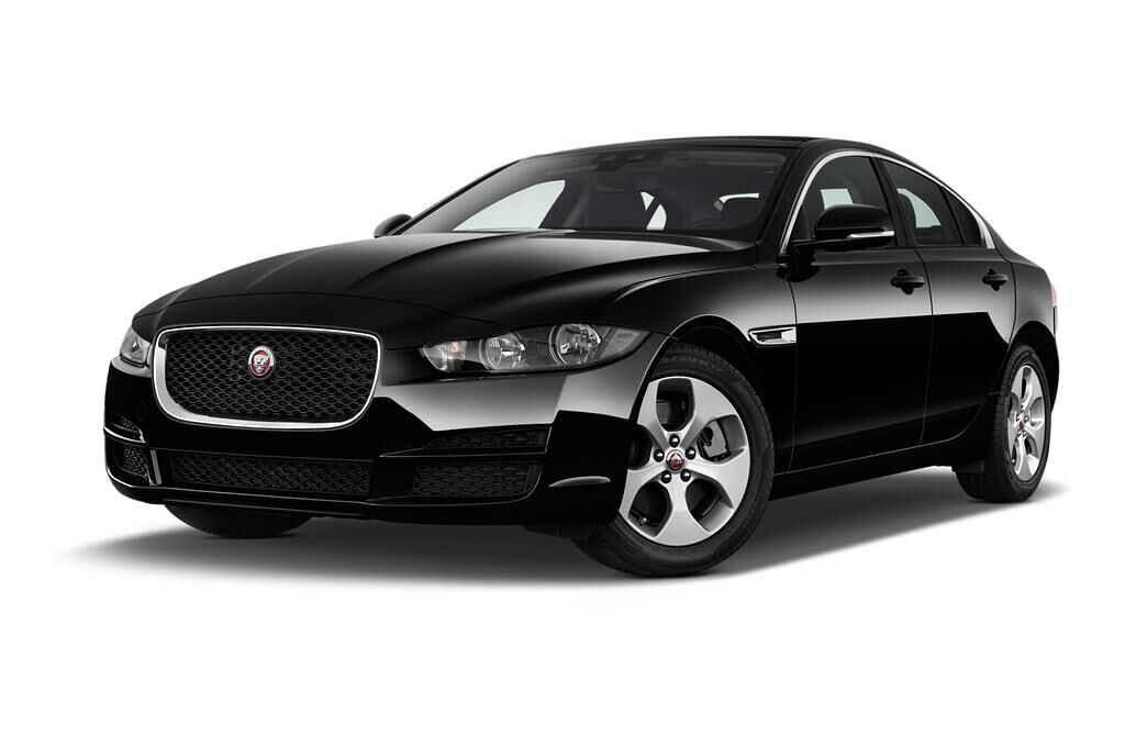 Jaguar XE (Baujahr 2018) Prestige 4 Türen seitlich vorne mit Felge