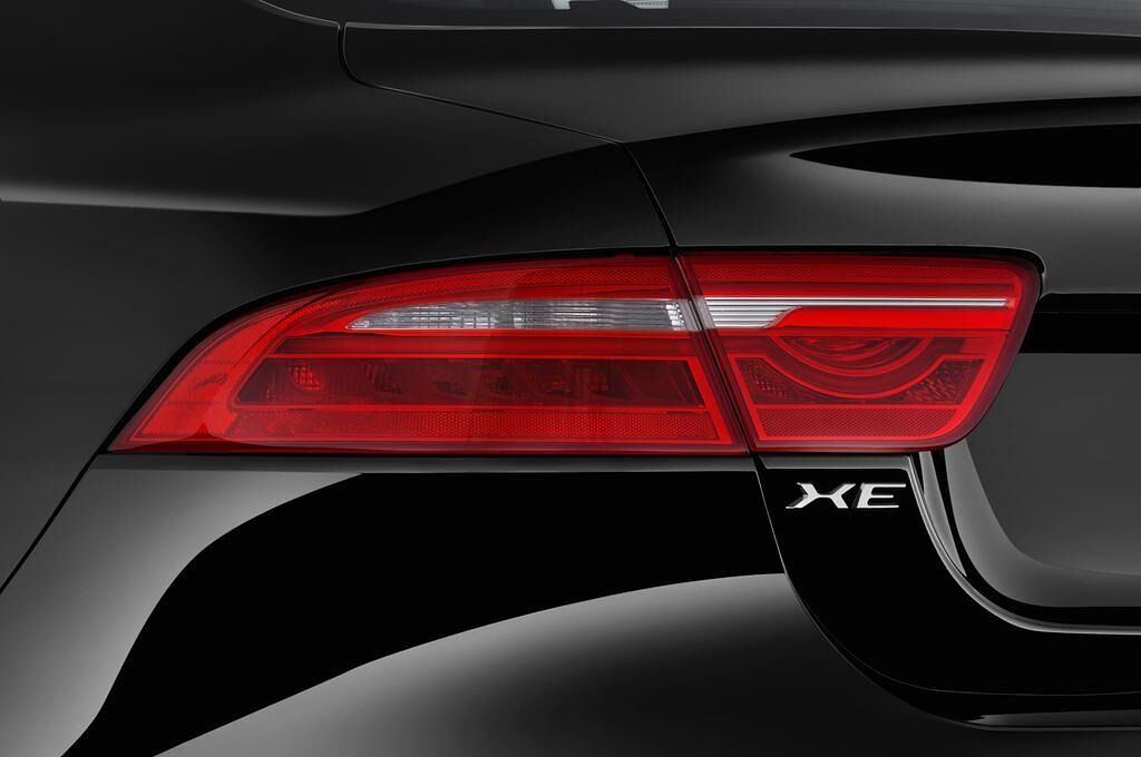 Jaguar XE (Baujahr 2018) Prestige 4 Türen Rücklicht