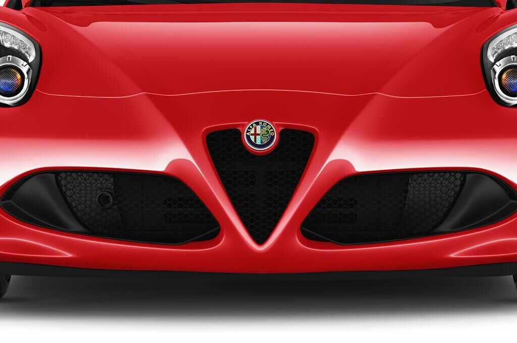 Alfa Romeo 4C (Baujahr 2017) - 2 Türen Kühlergrill und Scheinwerfer