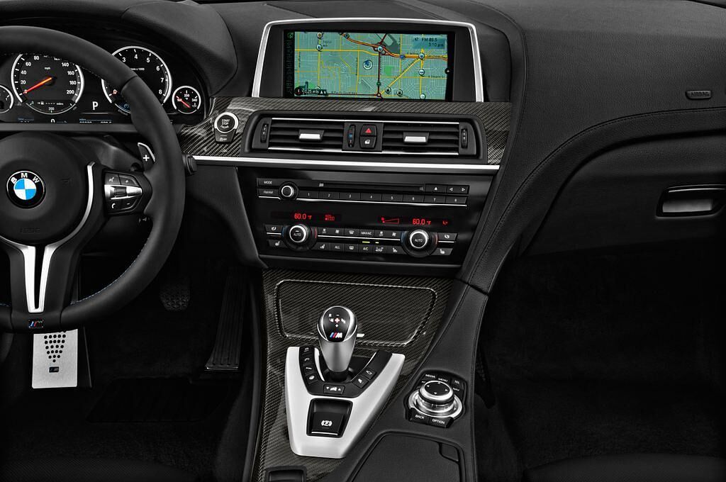 BMW M6 (Baujahr 2017) - 2 Türen Mittelkonsole