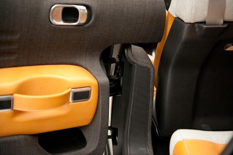 Citroën Cactus - die halbhohe B-Säule muss zwei Türen halten