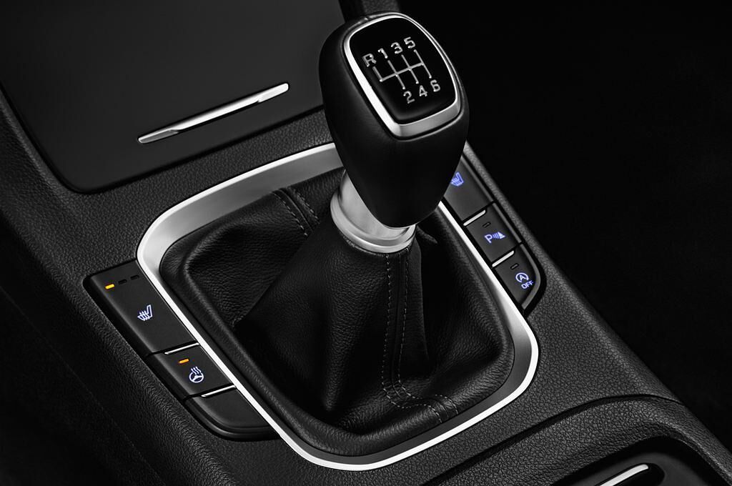 Hyundai i30 Kombi (Baujahr 2017) Premium 5 Türen Schalthebel