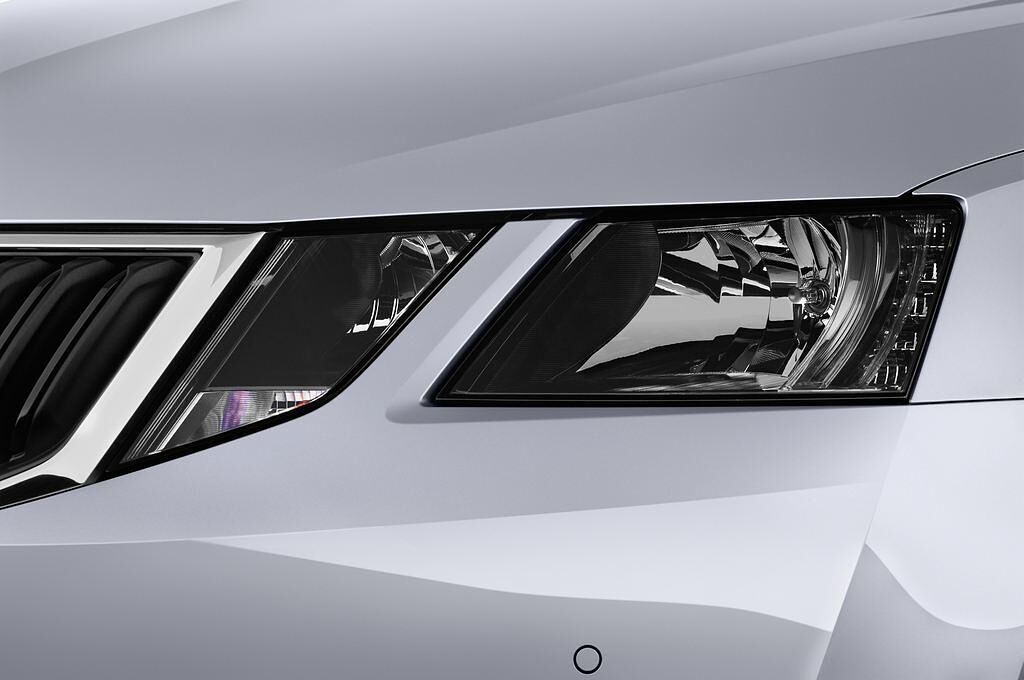 Skoda Octavia (Baujahr 2018) Ambition 5 Türen Scheinwerfer