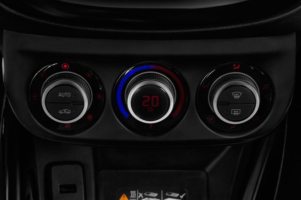 Opel Adam (Baujahr 2017) S 3 Türen Temperatur und Klimaanlage