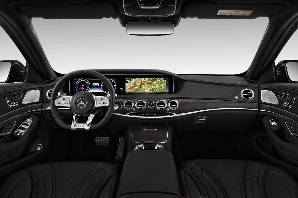 Mercedes S Class (Baujahr 2018) AMG Line 4 Türen Cockpit und Innenraum