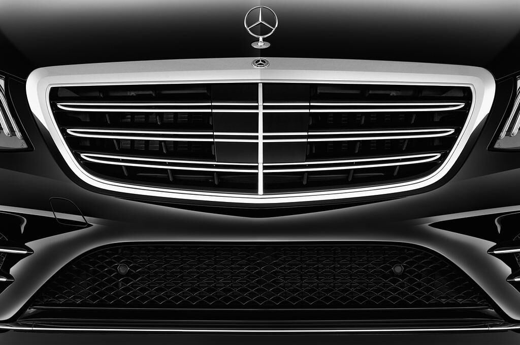 Mercedes S Class (Baujahr 2018) AMG Line 4 Türen Kühlergrill und Scheinwerfer