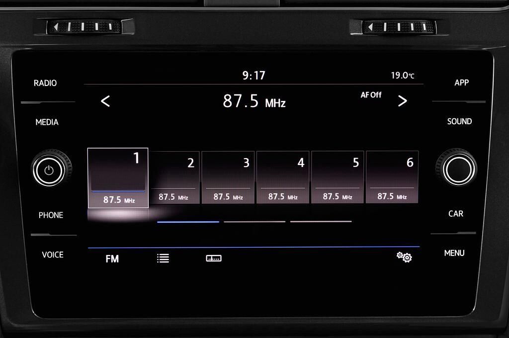 Volkswagen Golf (Baujahr 2017) Trendline 3 Türen Radio und Infotainmentsystem