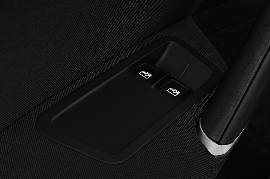 Volkswagen Golf (Baujahr 2017) Trendline 3 Türen Bedienungselemente Tür