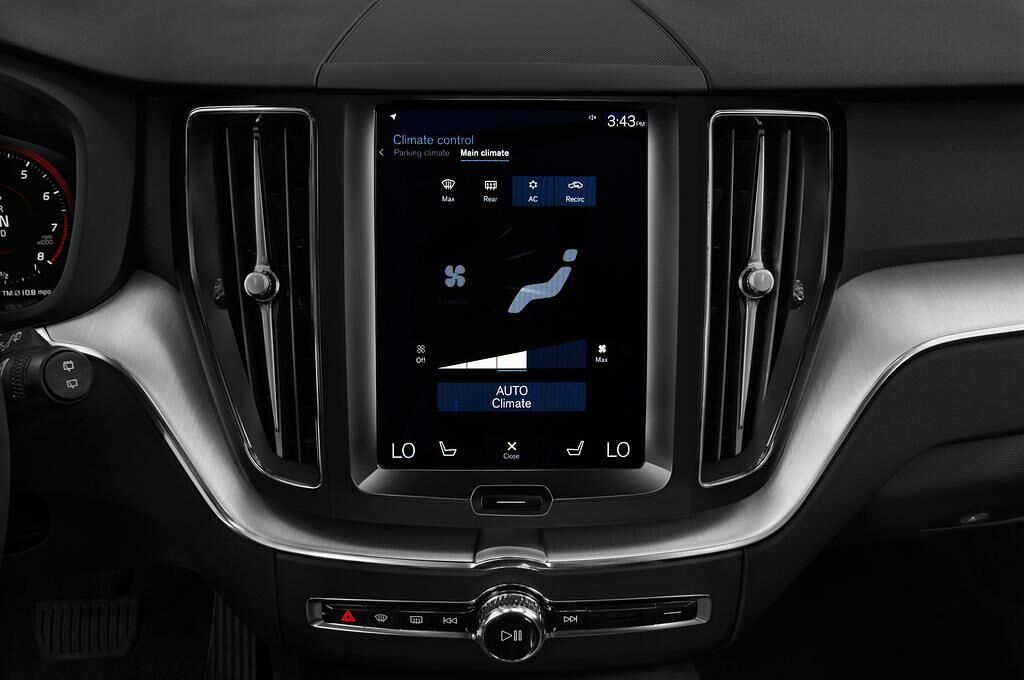 Volvo XC60 (Baujahr 2018) Momentum 5 Türen Temperatur und Klimaanlage