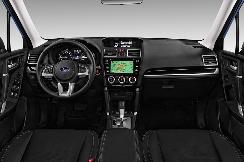 Subaru Forester (Baujahr 2017) Exclusive 5 Türen Cockpit und Innenraum