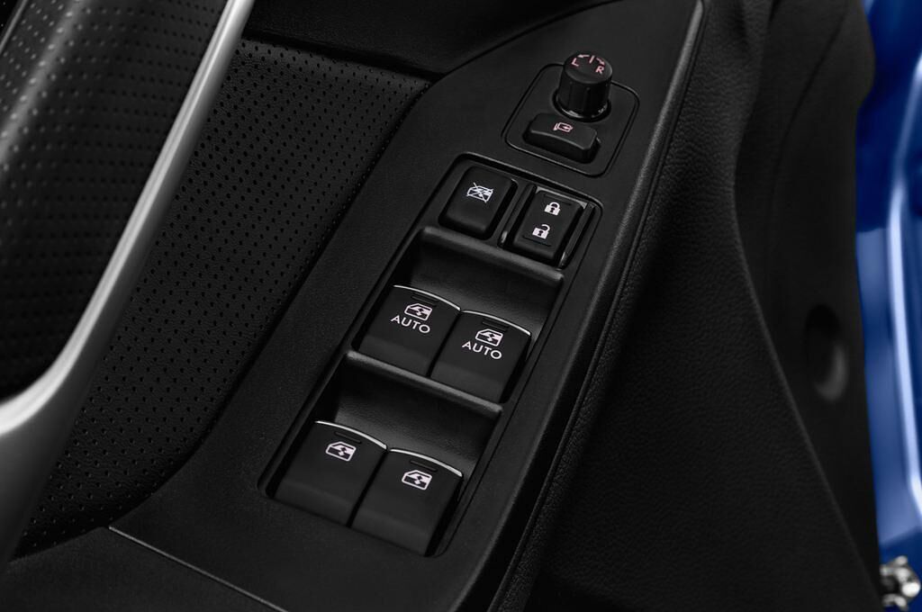 Subaru Forester (Baujahr 2017) Exclusive 5 Türen Bedienungselemente Tür
