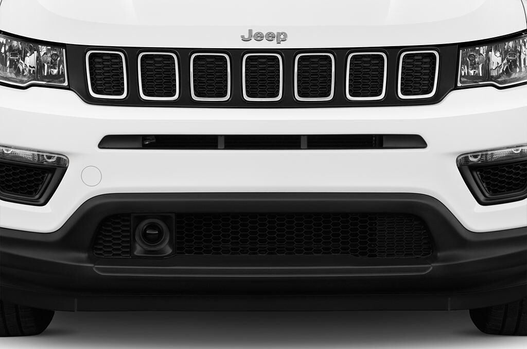 Jeep Compass (Baujahr 2017) Sport 5 Türen Kühlergrill und Scheinwerfer