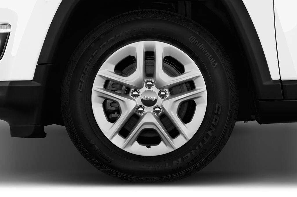 Jeep Compass (Baujahr 2017) Sport 5 Türen Reifen und Felge