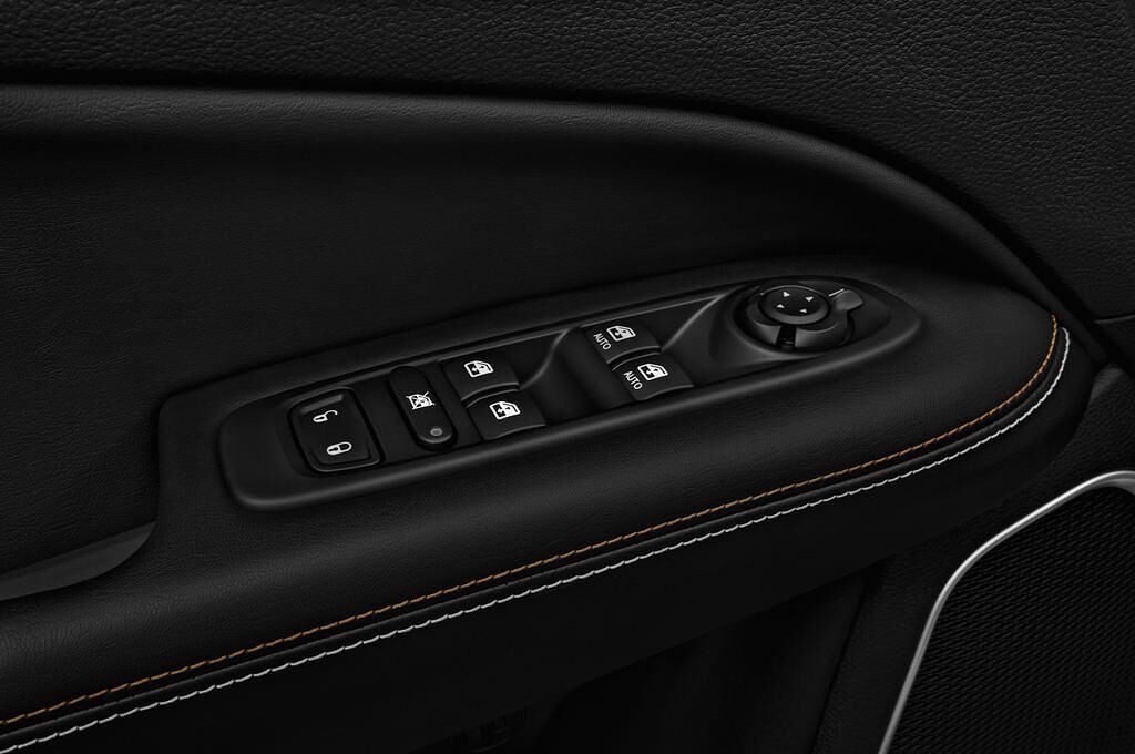 Jeep Compass (Baujahr 2017) Longitude 5 Türen Bedienungselemente Tür