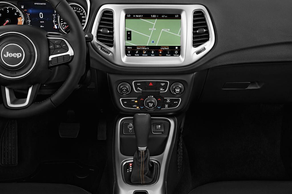 Jeep Compass (Baujahr 2017) Longitude 5 Türen Mittelkonsole