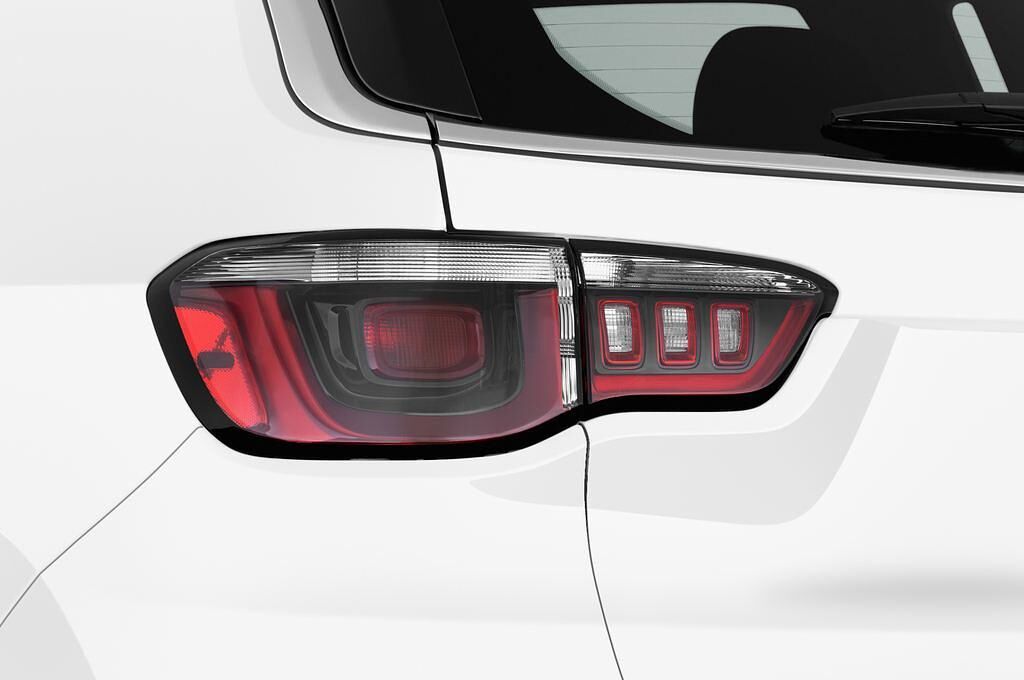 Jeep Compass (Baujahr 2017) Longitude 5 Türen Rücklicht