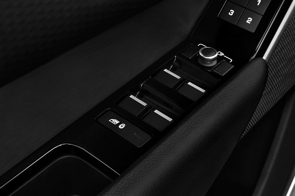 Land Rover Range Rover Velar (Baujahr 2018) R-Dynamic SE 5 Türen Bedienungselemente Tür