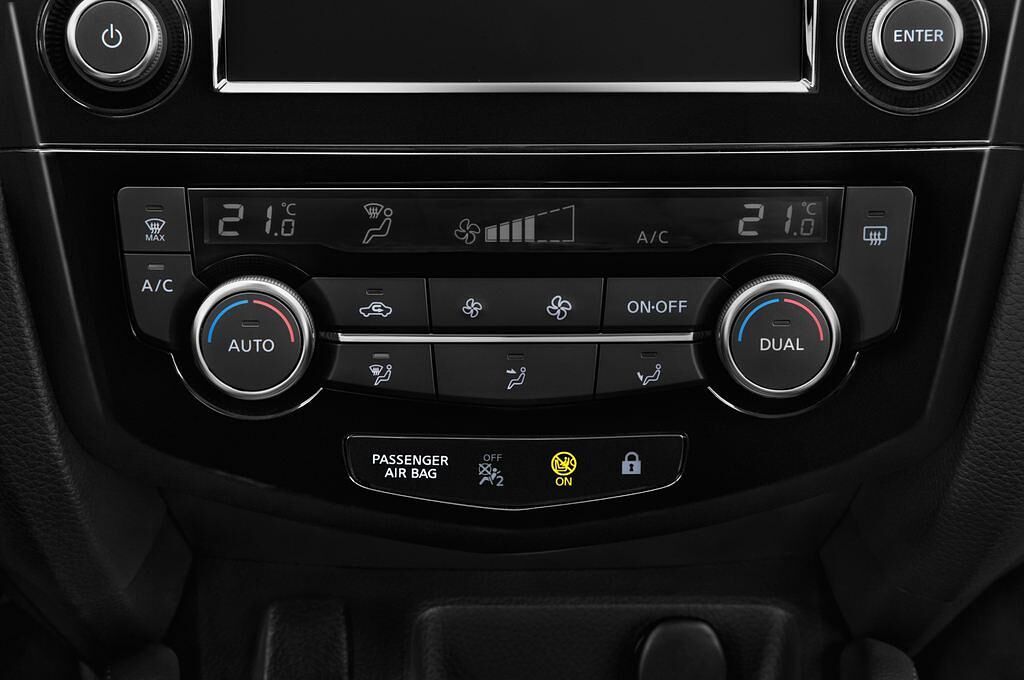 Nissan Qashqai (Baujahr 2017) N-Connecta 5 Türen Temperatur und Klimaanlage