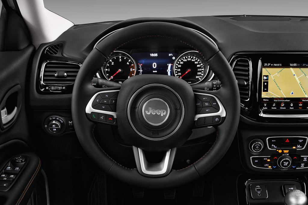Jeep Compass (Baujahr 2017) Limited 5 Türen Lenkrad
