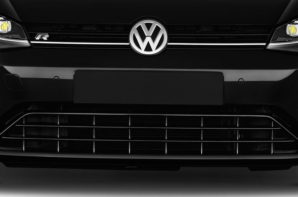 Volkswagen Golf (Baujahr 2017) R 5 Türen Kühlergrill und Scheinwerfer