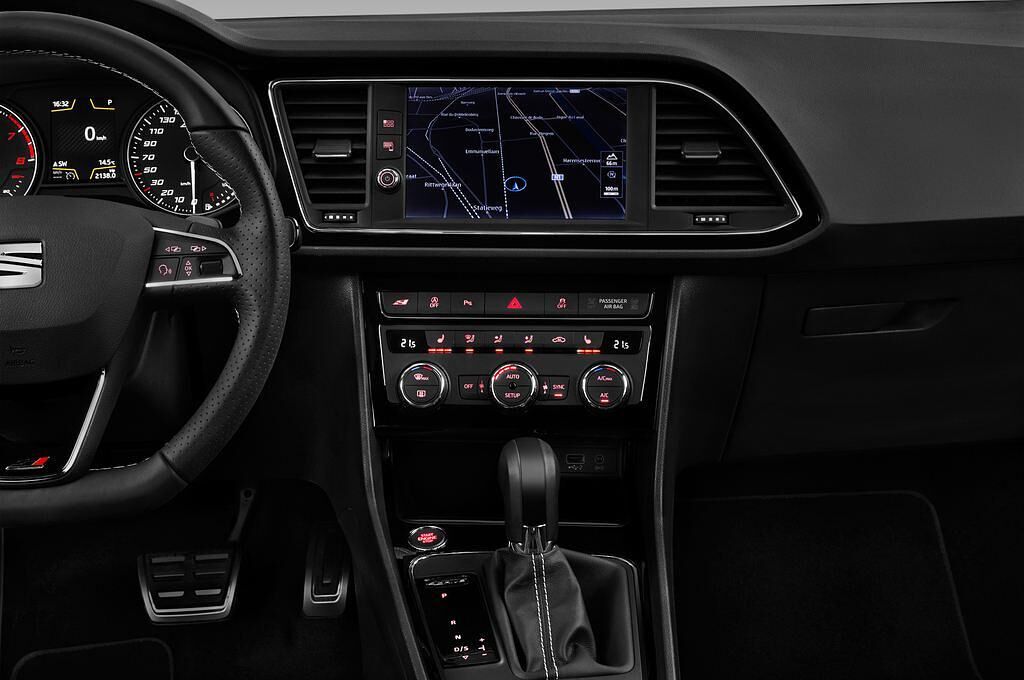 SEAT Leon ST Cupra (Baujahr 2017) - 5 Türen Mittelkonsole