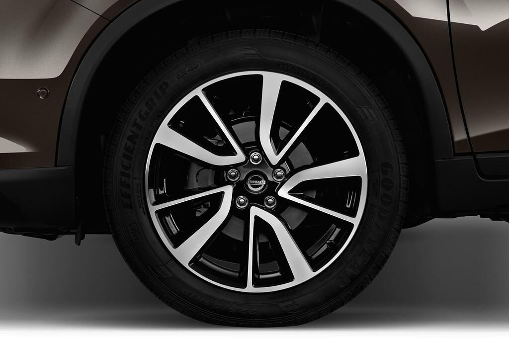 Nissan X-Trail (Baujahr 2018) Tekna 5 Türen Reifen und Felge