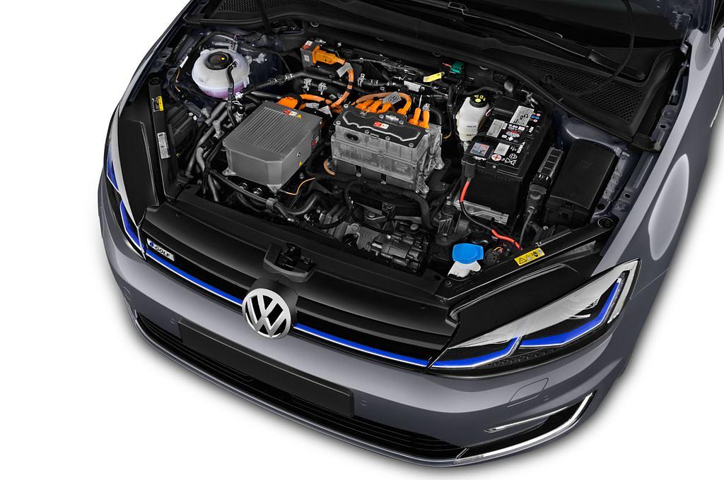 Volkswagen Golf (Baujahr 2017) e 5 Türen Motor