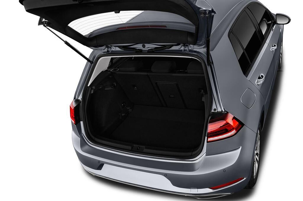 Volkswagen Golf (Baujahr 2017) e 5 Türen Kofferraum