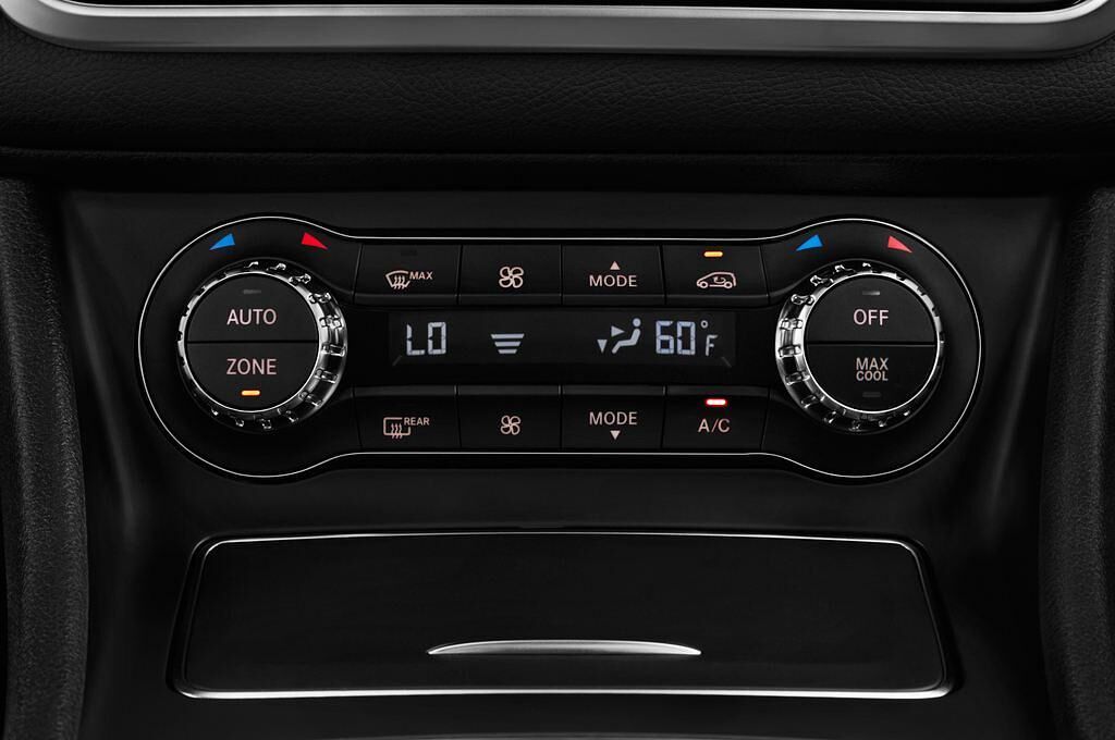 Mercedes GLA (Baujahr 2018) AMG 45 5 Türen Temperatur und Klimaanlage