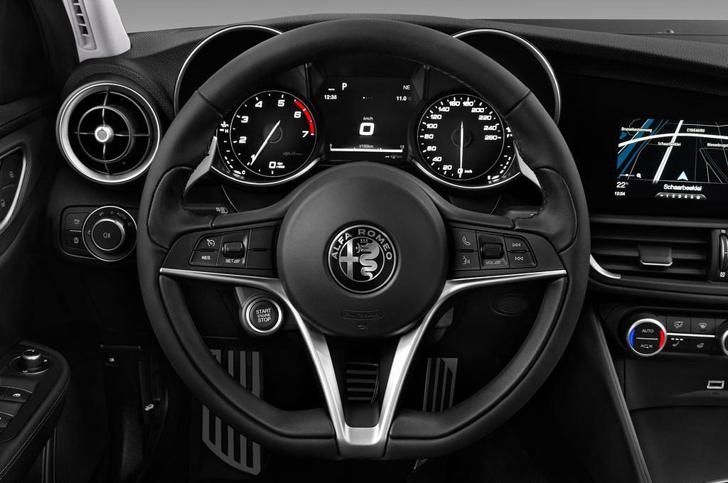Alfa Romeo Giulia (Baujahr 2018) Veloce 4 Türen Lenkrad