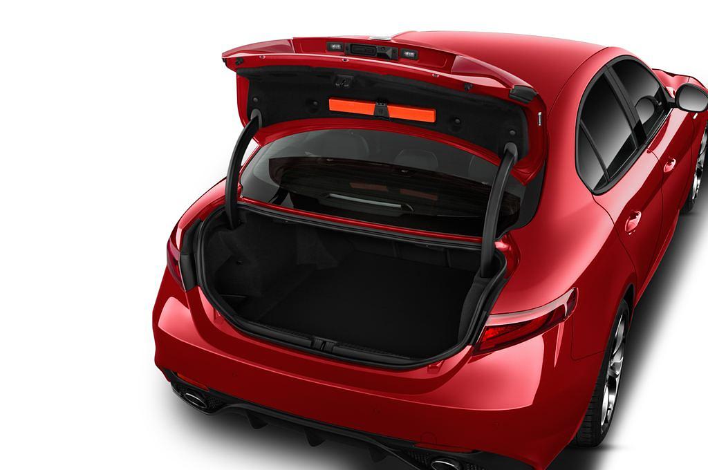 Alfa Romeo Giulia (Baujahr 2018) Veloce 4 Türen Kofferraum