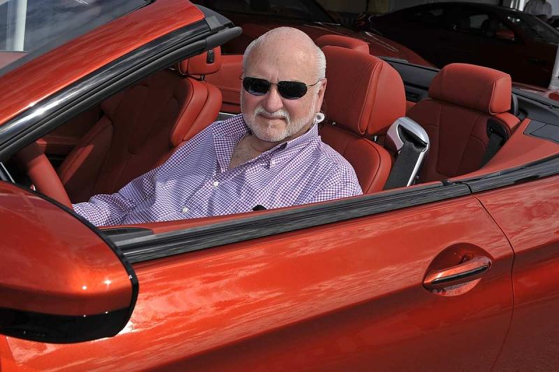 Michael Fux hat gleich drei BMW auf einmal in Empfang genommen...
