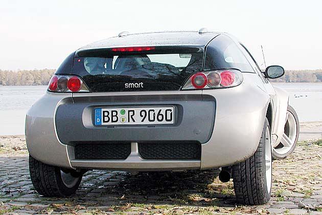 Die Coupé-Ausführung wird durch die Glaskuppel am Heck gekennzeichnet