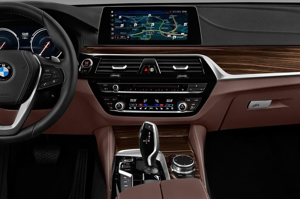 BMW 6 Series Gran Turismo (Baujahr 2018) - 5 Türen Mittelkonsole