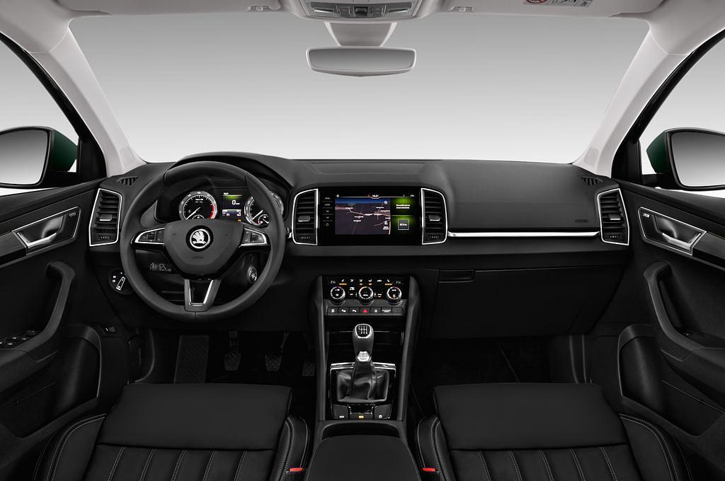Skoda Karoq (Baujahr 2018) Style 5 Türen Cockpit und Innenraum
