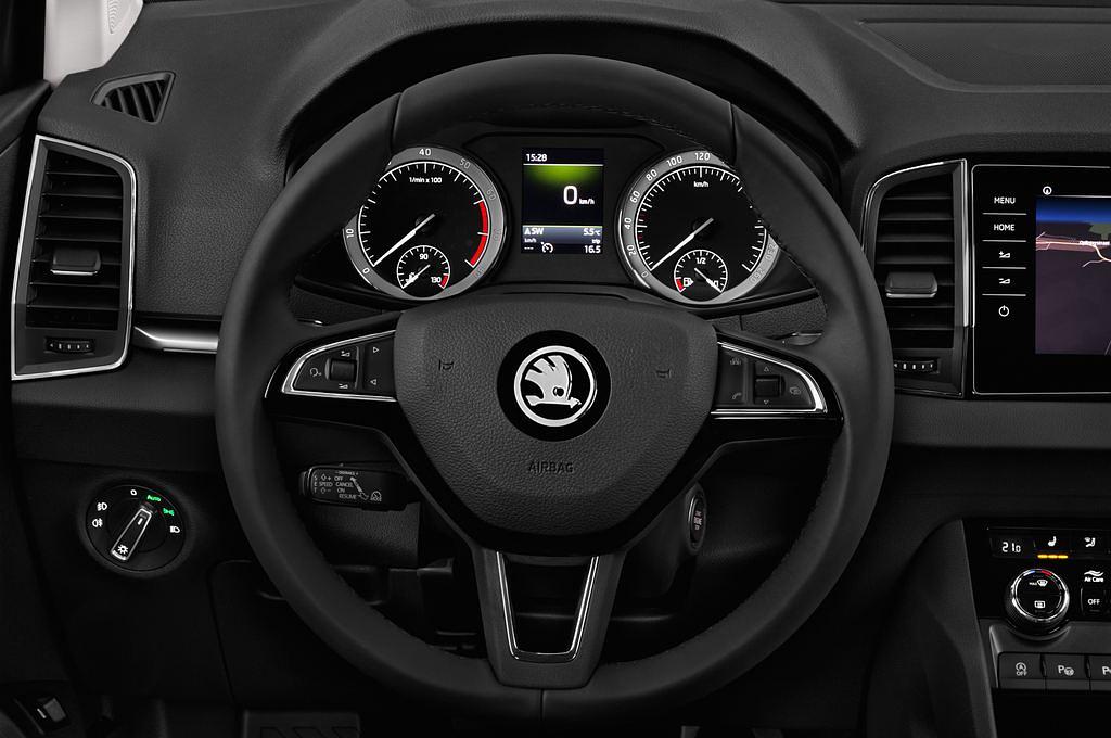 Skoda Karoq (Baujahr 2018) Style 5 Türen Lenkrad