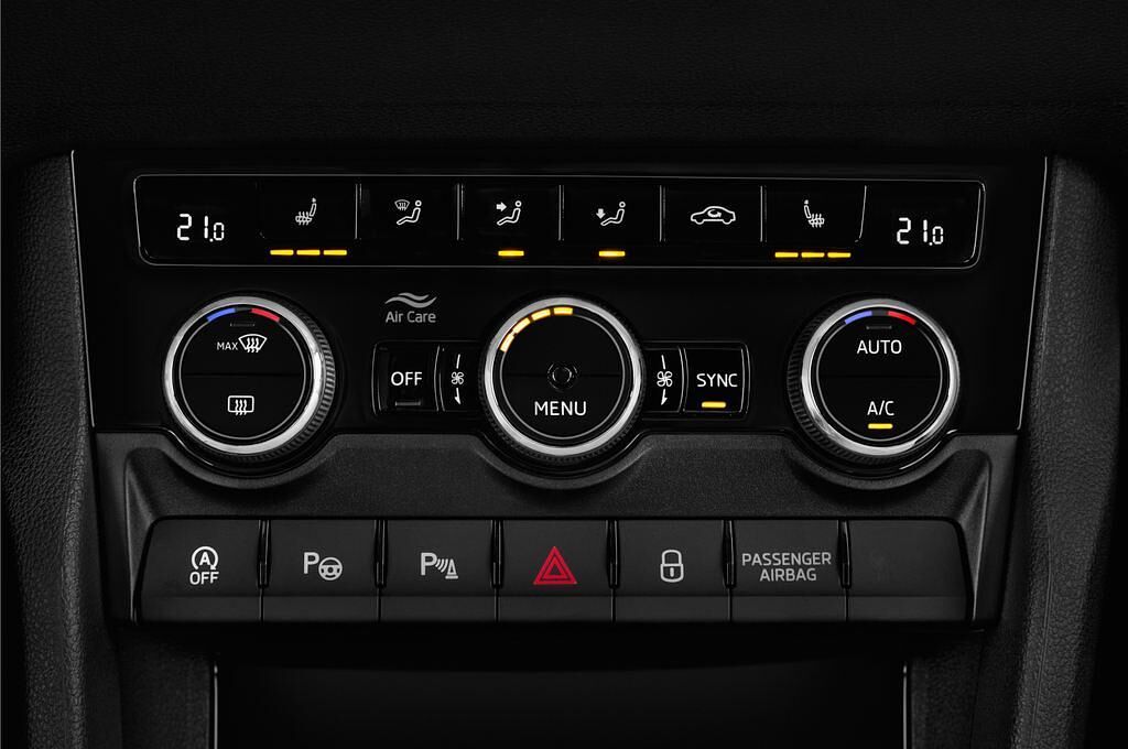 Skoda Karoq (Baujahr 2018) Style 5 Türen Temperatur und Klimaanlage
