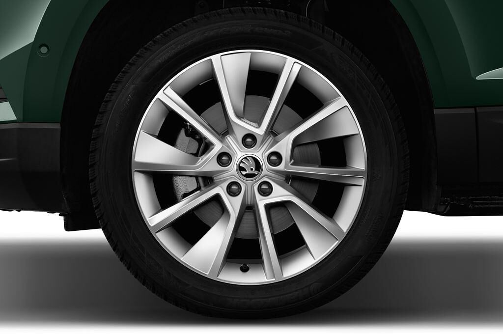 Skoda Karoq (Baujahr 2018) Style 5 Türen Reifen und Felge