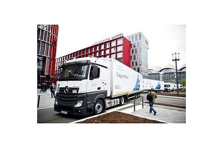 Humanitäre Hilfe von Daimler Trucks und „Luftfahrt ohne Grenzen e.V.“
