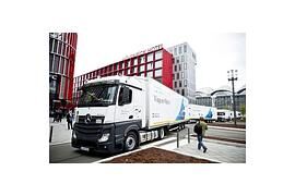 Humanitäre Hilfe von Daimler Trucks und „Luftfahrt ohne Grenzen e.V.“