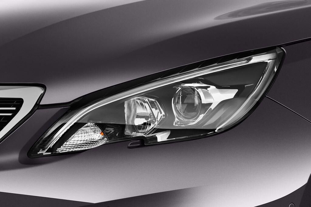 Peugeot 308 SW (Baujahr 2018) Allure 5 Türen Scheinwerfer
