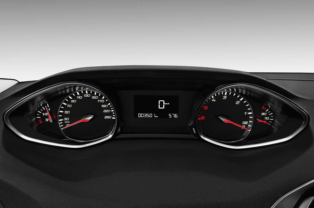 Peugeot 308 SW (Baujahr 2018) Allure 5 Türen Tacho und Fahrerinstrumente