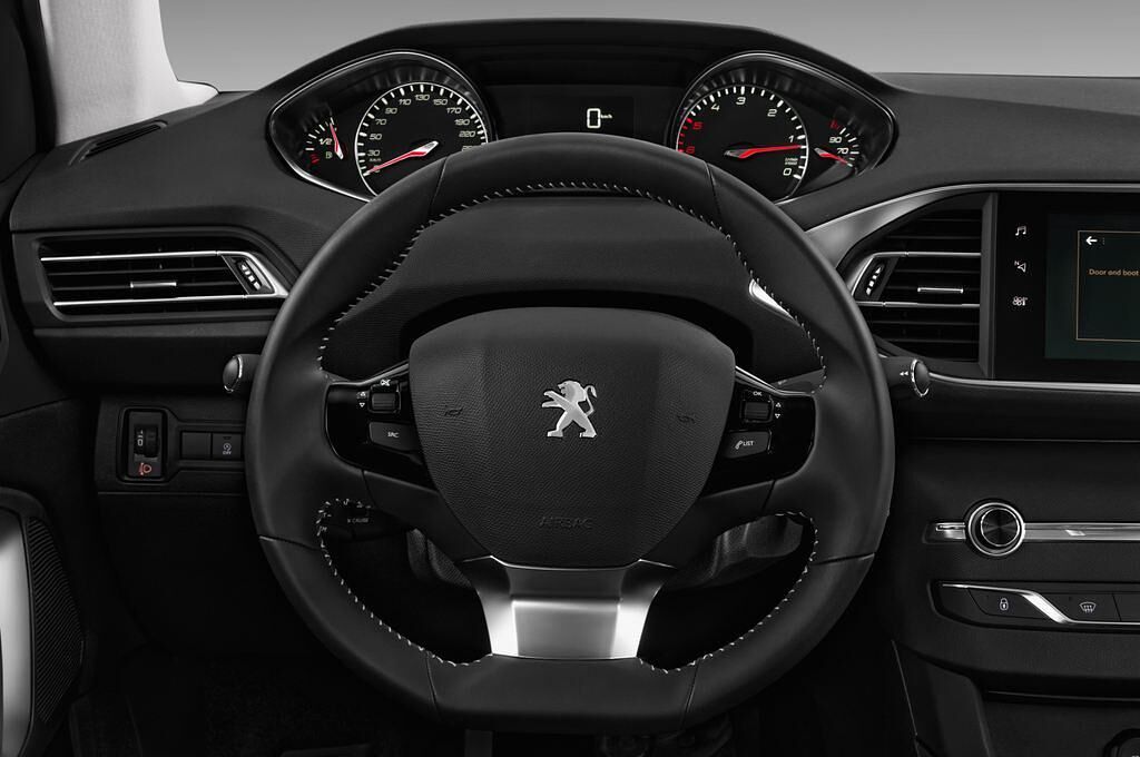 Peugeot 308 SW (Baujahr 2018) Allure 5 Türen Lenkrad