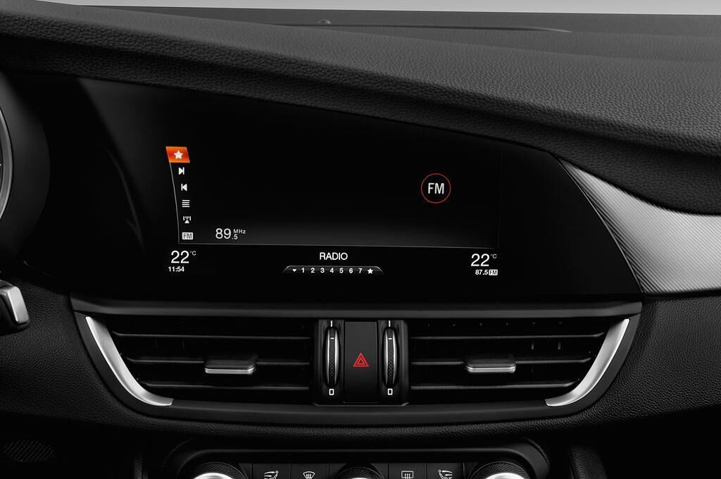 Alfa Romeo Giulia (Baujahr 2018) Veloce 4 Türen Radio und Infotainmentsystem