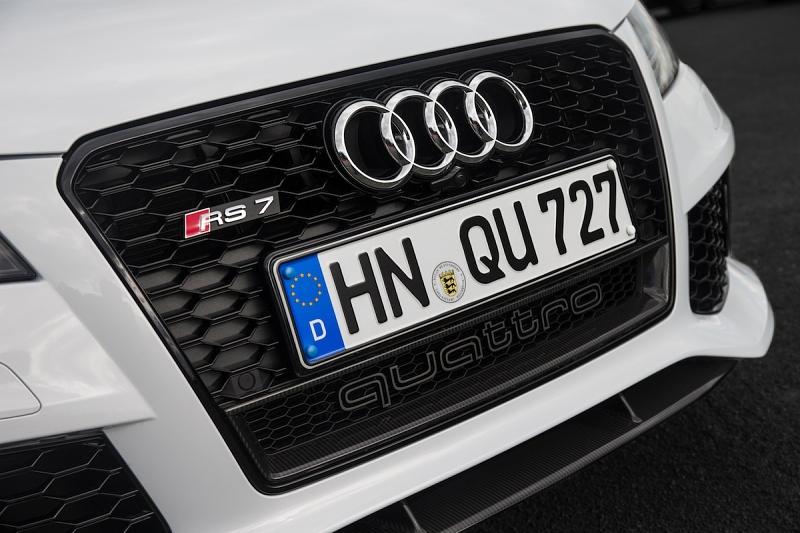 Keine Sorge, den Quattro-Schriftzug auf der Frontschürze kann man absbestellen