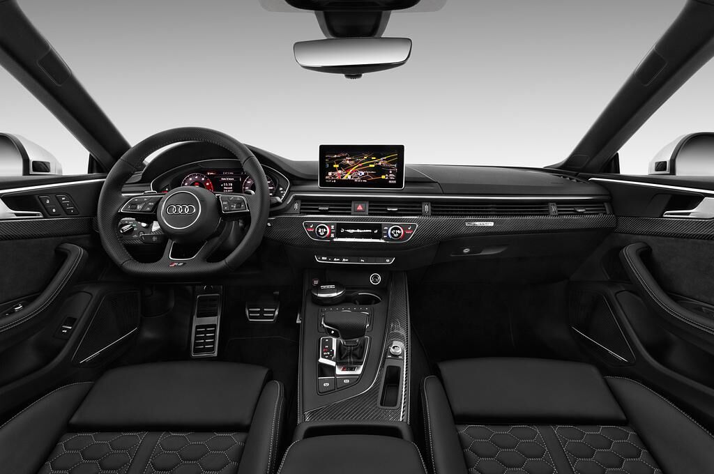 Audi RS5 (Baujahr 2018) - 2 Türen Cockpit und Innenraum
