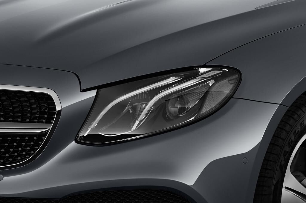 Mercedes E Class (Baujahr 2018) - 2 Türen Scheinwerfer