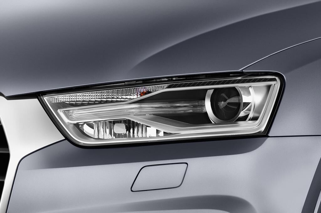 Audi Q3 (Baujahr 2018) - 5 Türen Scheinwerfer